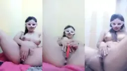 Jessy Chu Mengocok Kontol Sambil Berbaring Di Kasur
