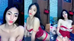 Netha Cantik Dengan Belahan Dada Yang Menggoda Dan Menggiurkan