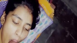 Pria India Menggila, Menembus Dalam-dalam Kemaluan Gadis 18 Tahun Di Video Panas Mereka