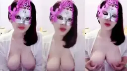 Sari Payudara Besar Mulus Menggoda Bikin Gemas