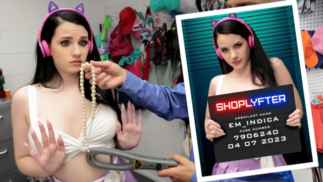 Streamer Hot Babe Digoda Dan Ditiduri Polisi Saat Live Streaming
