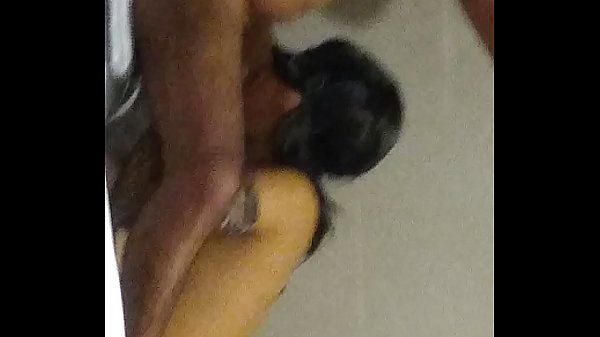 Neha Mandi Sambil Ngewein Abang Tirinya, Suara Panasnya Bikin Nafsu