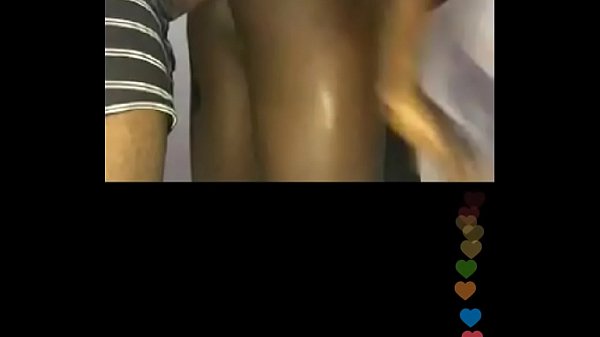 Menggoyangkan Pantat Di Atas Kemaluan Saat Siaran Langsung Instagram