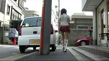 Tiga Badan Menggila: Jepang Kurus Digoyang Dua Lelaki