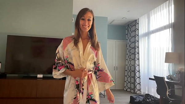 Christy Love Yang Panas Menggoda Menggoyang Penggemar Dengan Tubuh Mungilnya – Pov Sperma Muncrat Di Payudaranya