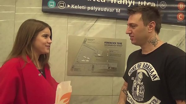 Gadis Rusia Dibuahi Hingga Tumpah Di Selangkangan Suburnya Oleh Bule Asing Tak Dikenal!