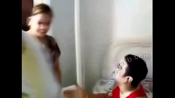 Gadis Arab Seksi Bercumbu Mesra-asw822