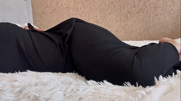 Gadis Arab Telanjang Bulu Di Bawah Rok