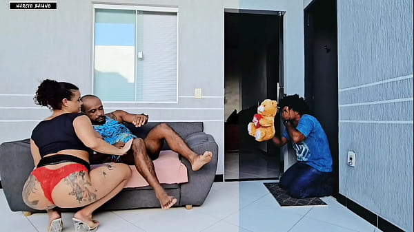Kekasihku Yang Bodoh Memberiku Hadiah Romantis Di Hari Valentine, Tapi Malah Menemukanku Tengah Digerogoti Kakaknya Yang Lebih Besar Dan Perkasa