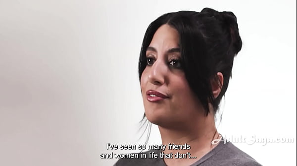 Sarah Arab Yang Montok Membuka Dirinya Lebih Dalam