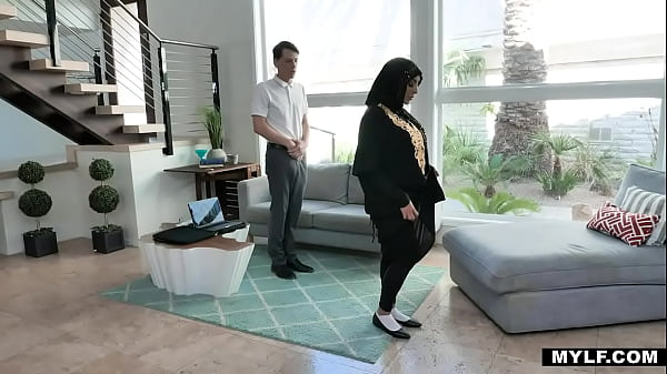 Kylie Kingston, Arab Milf Yang Menggila Akan Kontol Muda