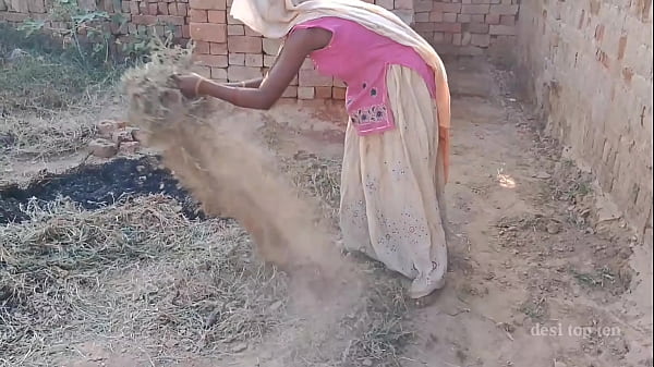 भैया ने भाभी समझकर कहा था कि थोड़ा ही घुसाऊंगा, लेकिन फिर पूरा लंड अंदर ठूंसकर जमकर चोदा, देसी आवाज में साफ सुनाई दे रही थी कराहट