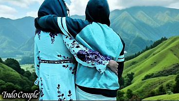 Istri Berjilbab Nakal Selingkuh Saat Suami Asyik Liburan Di Bali, Sampai Nekat Telan Cairan Mesra Dari Kekasih Gelapnya.