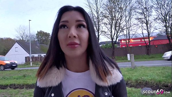 Pemandu Sorot Jerman – Gadis Muda Thai Dipacak Di Jalan Flensburg Saat Audisi Nyata
