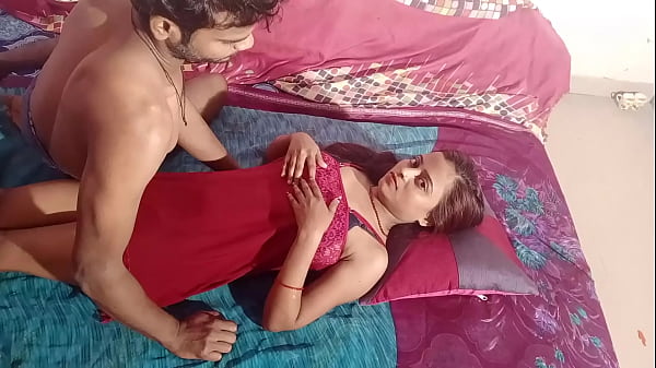 Istri India Terseksi Dengan Payudara Besar Beraksi Mesra Dengan Suami – Adepan Panas Dengan Audio Hindi