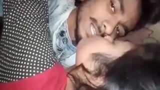 Cowok India Merekam Adegan Panas Bareng Pacarnya Di Kamar