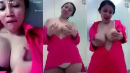 Tante Bunga Buka Bra Remas Payudara Sambil Mengerang
