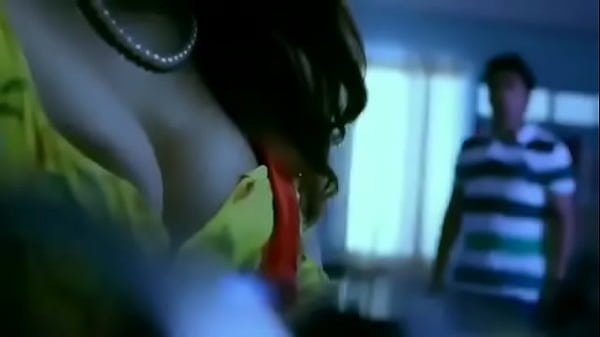 Desi Bhabhi Goyang Ranjang, Nafsu Membara