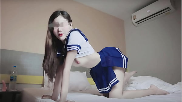 Gadis Jepang Berbaju Seragam Siswa, Siap Dibuka Sebelum Sekolah Oleh Ninewthai