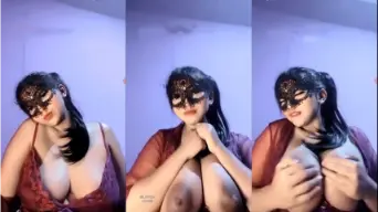Miss Pearl Tobrut, Bergoyang Panas Dengan Bling2