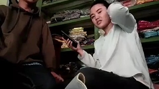 Pasangan Mesum Ngentot Sambil Jaga Toko, Suara Ngingih Bikin Pelanggan Kebelet