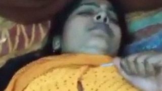 Tonton Video Mesum Baju Kuning Sari Bikin Makin Basah