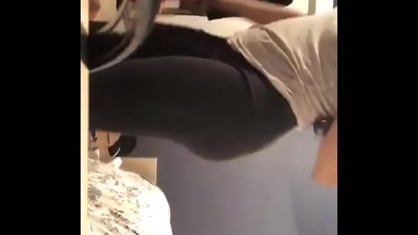 Ketlyd Pamer Tubuh Seksi Di Live Instagram