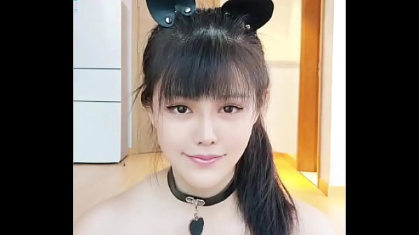 【原声实拍·人照合一】上海女m萌面乖兽皮革调教实录—妩媚妆认主仪式，极品模特美奴的欲态绽放，清纯外表下的风骚献祭