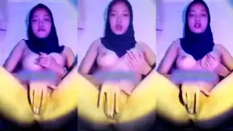 Abg Jilboobs Sange Colmek, Muncratin Pake Tangan Sampe Becek