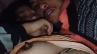 Desi Selingkuh Gigit Puting, Video Panas Jio Menggoda