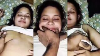 Pacar Meremas-remas Montok Tidur Ceweknya Yang Gede.