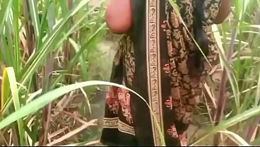 Ibu Sama Anak Tiri Ngentot Di Luar Rumah Kampung