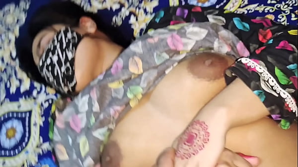 Ibu Tiriku Ngajarin Aku Soal Seks, Omongan Kotor Hindi, Erangan Liar, Ngentot Bebas.