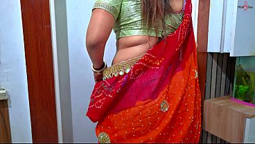 Bhabhi Desi Kitchen Mein Doodh Wale Bhai Ka Bill Chukane Ke Liye Jor Se Chud Rahi Hai, Hindi Audio Ke Saath.