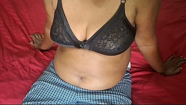 Pembantu Lagi Bersihin Kamar, Kakak Horny, Ranjang Panas Banget.