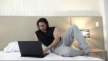 Tetangga Hindu-ku Tergila-gila Sama Pantat Latin Kolombia-ku, Dia Ngewe Aku Pake Kontol Besarnya Sampe Crot Di Dalem!