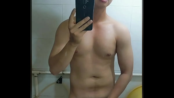 Gigolo Asian Bikin Ngilu, Mainin Lidah Sampe Lemes
