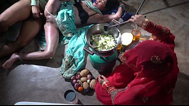 Ibu Tiri Di Dapur, Masakan India Desi, Gerakan Menggoda Bikin Makin Panas