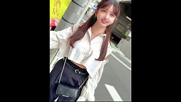 Gadis Majalah, Campuran Filipina-jepang, 18 Tahun, Tubuh Liar Siap Digoyang.