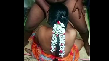 Ibu Rumah Tangga India Digarap Habis Sama Paman Desa Yang Perkasa.