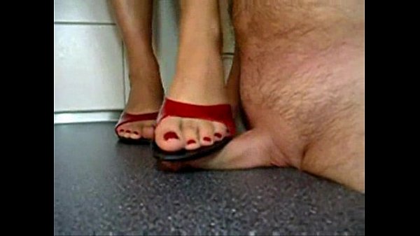 Bini Orang India Seksi Injak-injak Kontol Si Adik Ipar