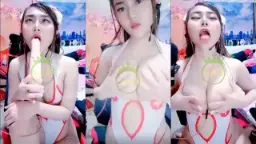 Host Cantik Ngewe Pake Kontol Karet Gede Banget Bikin Makin Sange.