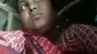 Ibu Rumah Tangga Bangladesh Yang Nggak Puas, Mainin Dildo Sambil Ngocok Sendiri Sampe Puas.