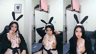 Live Cosplay Kelinci Imut Bikin Ngaceng, Goyang-goyang Menggoda