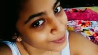 Tamil Ponnu Selfie Bugil, Nungging Sambil Merem Mek