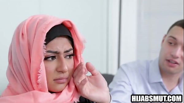 Gadis Hijab Terpaksa Digaruk Bule Sampai Mampus