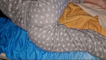 Ketemu Mantu Kakakku Lagi Tiduran Di Ranjangku, Kubangunin Dengan Ngewe Panas, Ujungnya Pantatnya Penuh Air Mani Tanpa Kondom.
