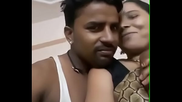 Desi Tante Lagi Ditekan, Pentil Gede Sampe Muncrat