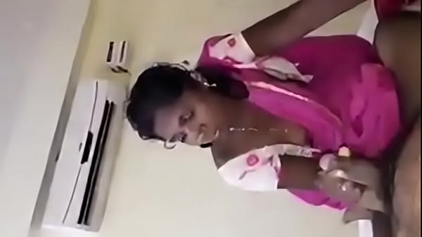 Desi Aunty Lagi Ngeblow Hot Banget, Bibirnya Basah, Gerakannya Bikin Makin Tegang