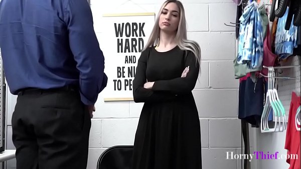 Remaja Nakal Berjilbab Ngentot Polisi Biar Bebas Dari Penjara – Delilah Day | Hornythief
